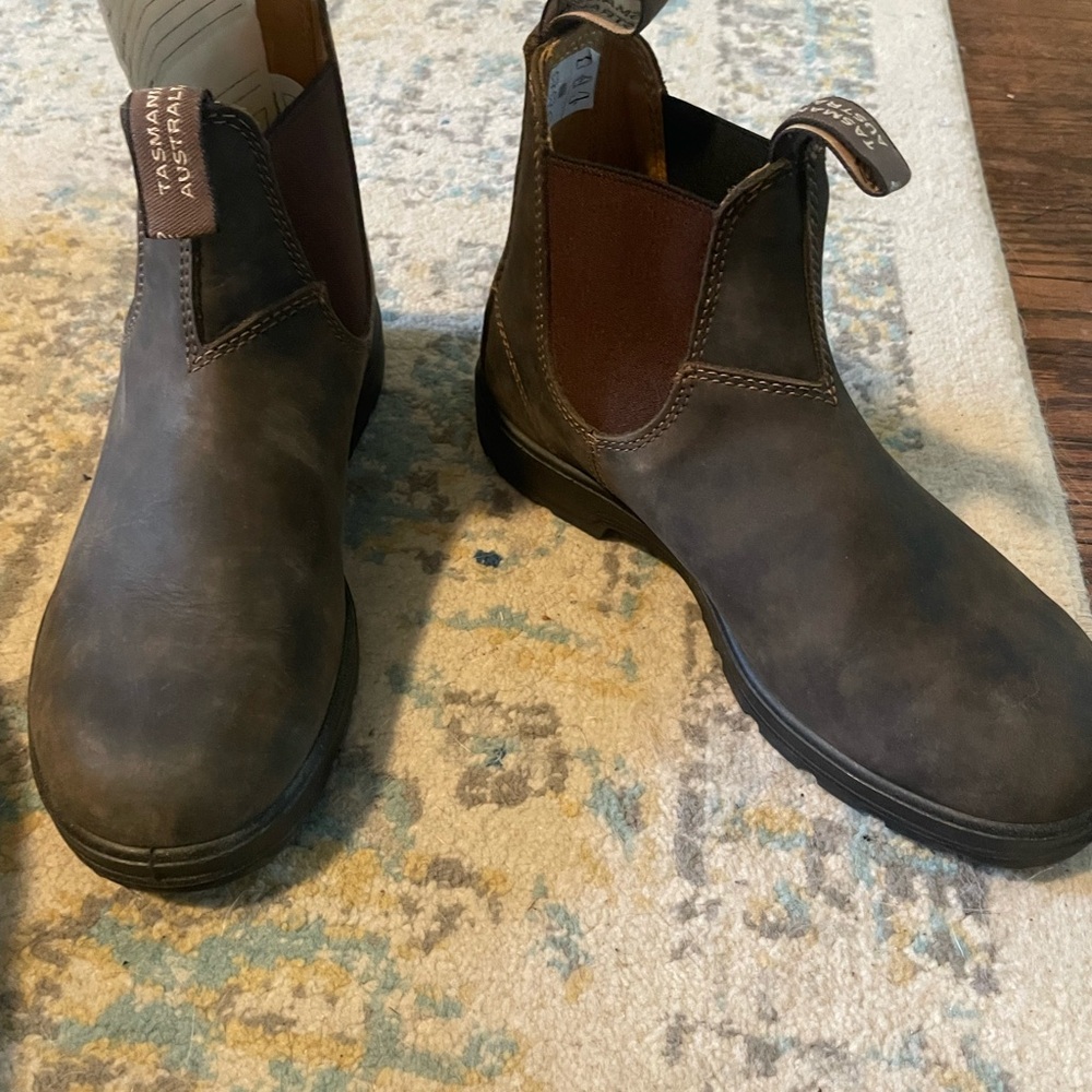 Blundstone Brown Chelsea Boots Timeless Design